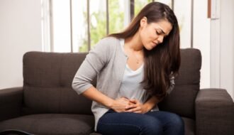 cólica sem estar menstruada